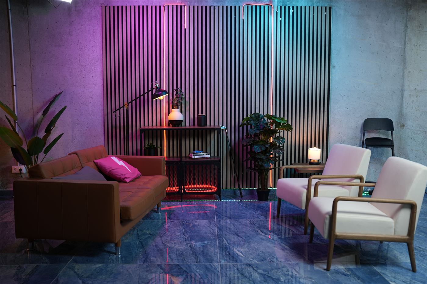 Set con sofá y butacas
